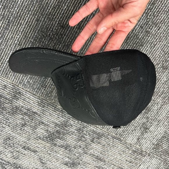 GUCCI BASEBALL CAP GG LOGO MESH LEATHER - Picture 14 of 16
